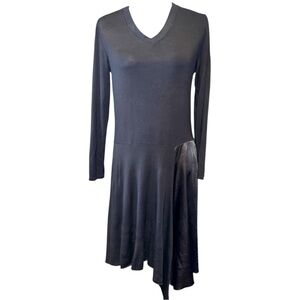 Elenora Amedei V-neck Dress w Accent Side Quarter Panel in Satin